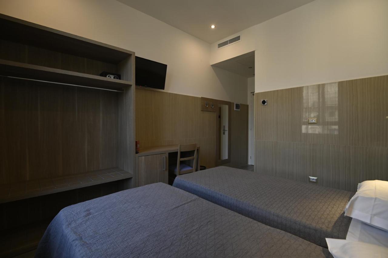 Hotel Midway Mediolan Zewnętrze zdjęcie
